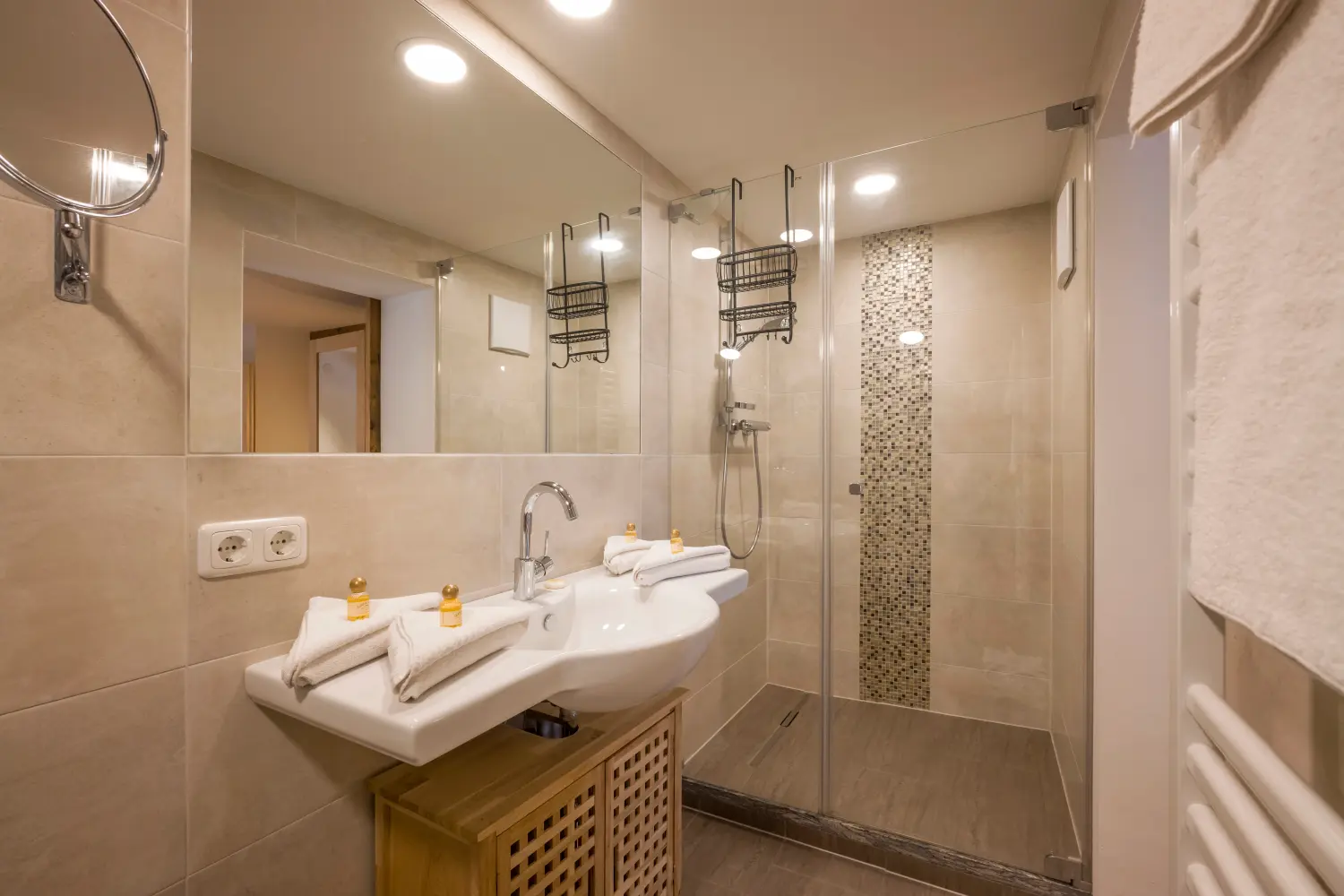 Badezimmer mit Sauna-Optik