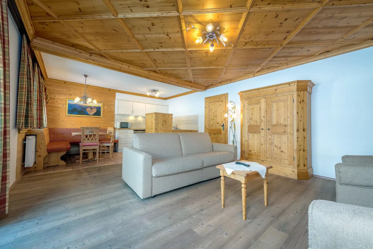 Zweite Wohnzimmer-Perspektive Top 4 — Bauernhof-Ferienwohnung Going