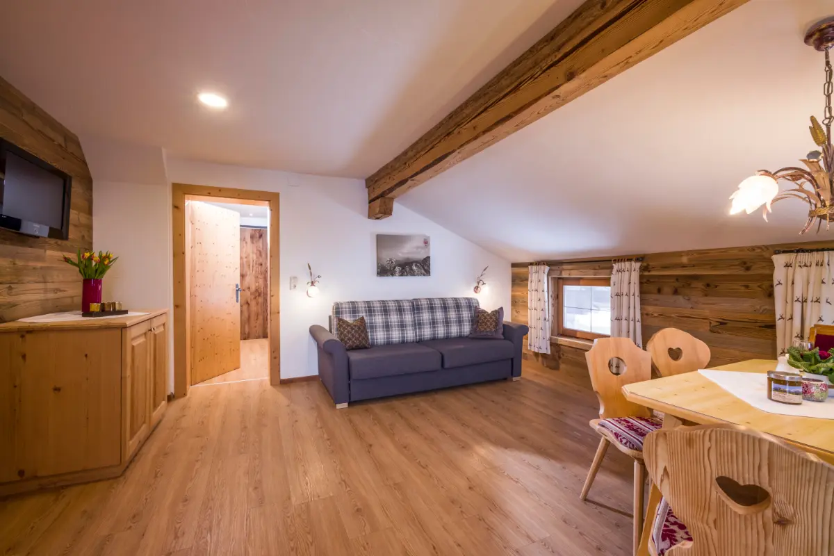Kücheninsel im Appartement Alpenblick — Gafalhof Ferienwohnung am Wilden Kaiser