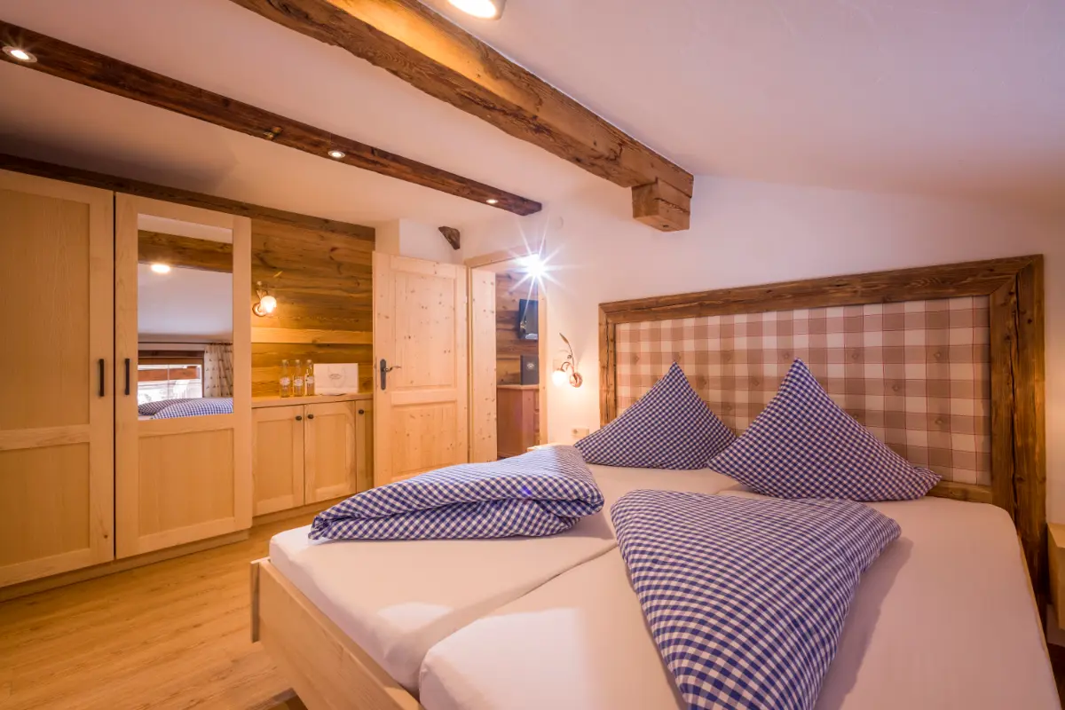 Zweites Schlafzimmer im Appartement Sonnblick — Bauernhaus-Ferienwohnung Going Tirol